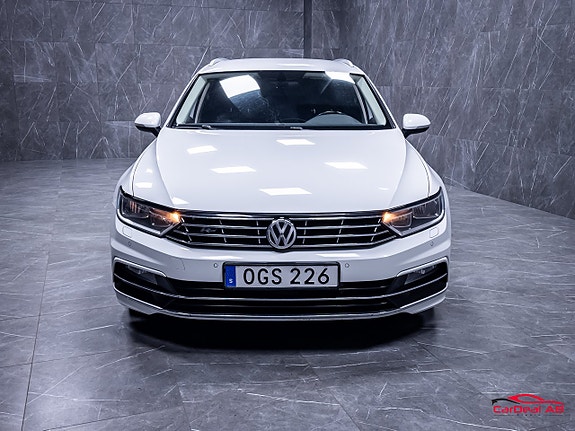 Volkswagen Passat 2 of 5