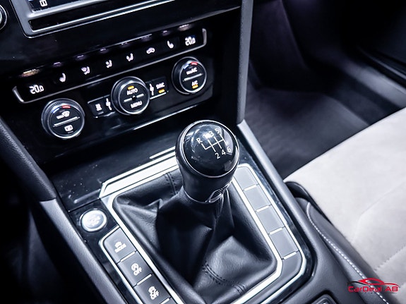 Volkswagen Passat 26 of 27