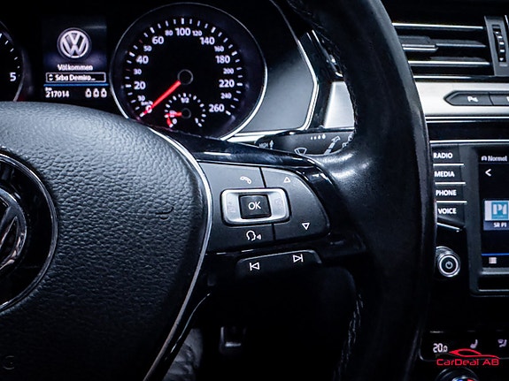Volkswagen Passat 22 of 27