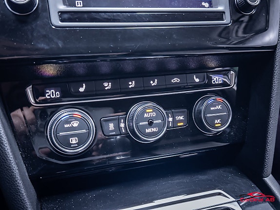 Volkswagen Passat 25 of 27