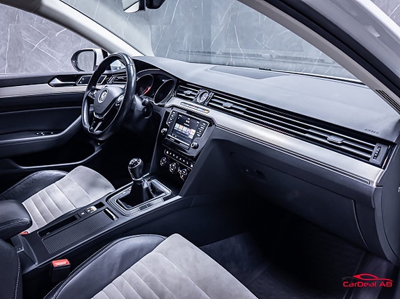 Volkswagen Passat 14 of 27