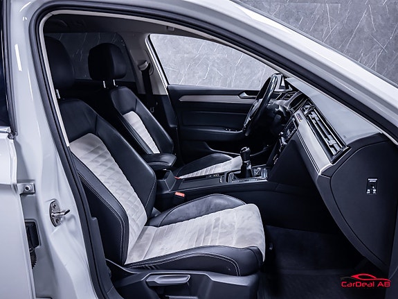 Volkswagen Passat 15 of 27