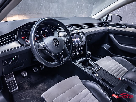 Volkswagen Passat 11 of 27