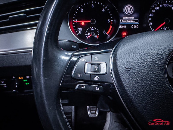 Volkswagen Passat 21 of 27