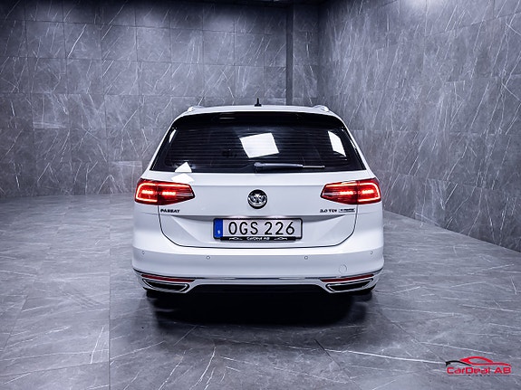 Volkswagen Passat 6 of 27