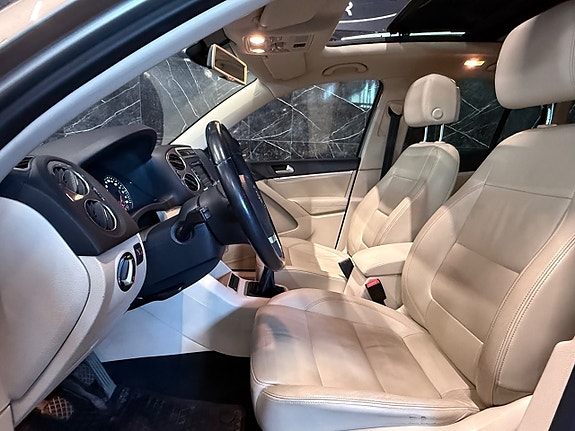 Volkswagen Tiguan 13 of 23