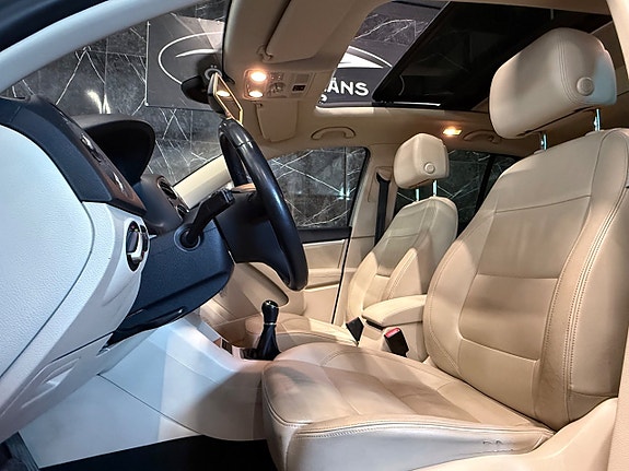 Volkswagen Tiguan 14 of 23
