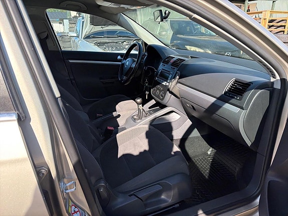 Volkswagen Golf V 17 of 20