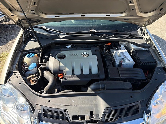 Volkswagen Golf V 19 of 20