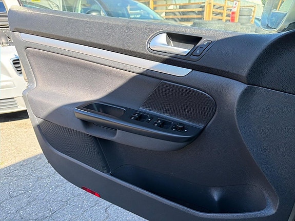 Volkswagen Golf V 20 of 20