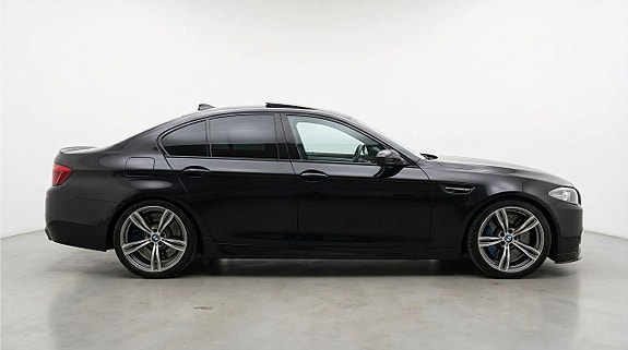 BMW M5 4 of 5