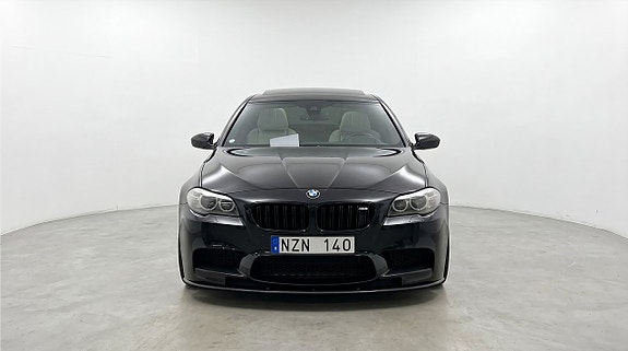 BMW M5 3 of 5