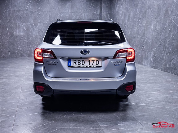 Subaru Outback 6 of 30