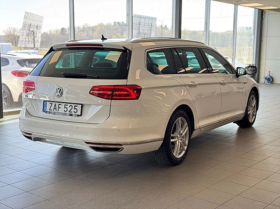 Volkswagen Passat 3 of 5
