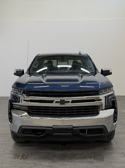 Chevrolet Silverado 1500 2 of 16