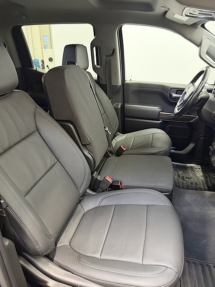 Chevrolet Silverado 1500 13 of 16