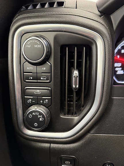 Chevrolet Silverado 1500 10 of 16
