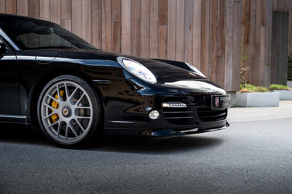 Porsche 911 13 of 30