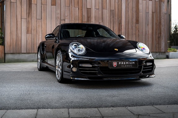 Porsche 911 2 of 5