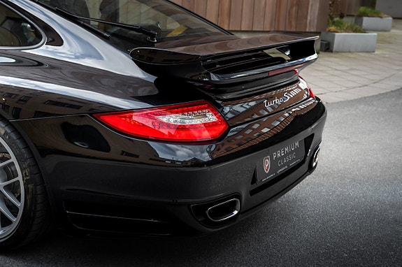 Porsche 911 18 of 30