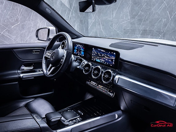Mercedes-Benz GLB200 d 13 of 29
