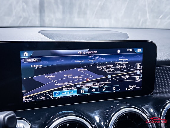 Mercedes-Benz GLB200 d 26 of 29