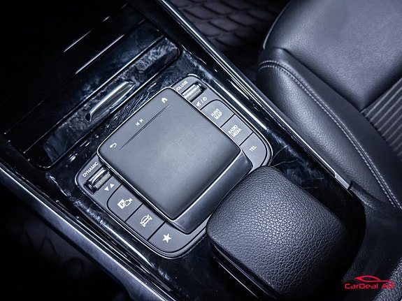 Mercedes-Benz GLB200 d 28 of 29