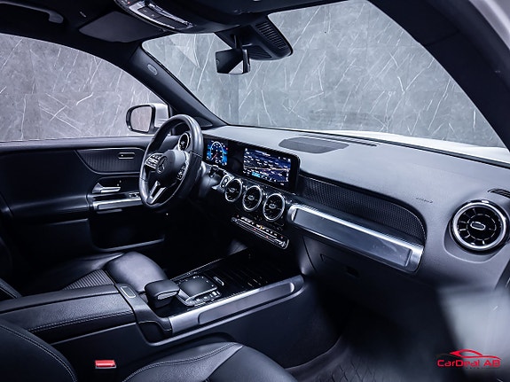 Mercedes-Benz GLB200 d 14 of 29