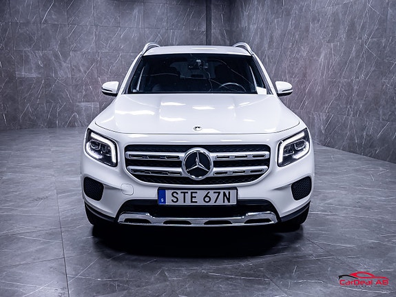 Mercedes-Benz GLB200 d 2 of 5