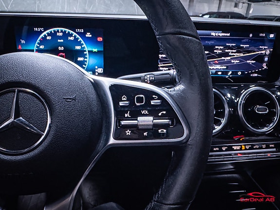 Mercedes-Benz GLB200 d 21 of 29