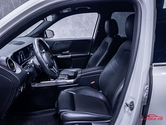 Mercedes-Benz GLB200 d 10 of 29
