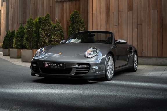 Porsche 911 4 of 5