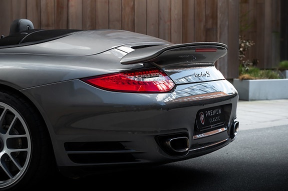 Porsche 911 15 of 30