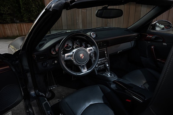 Porsche 911 22 of 30