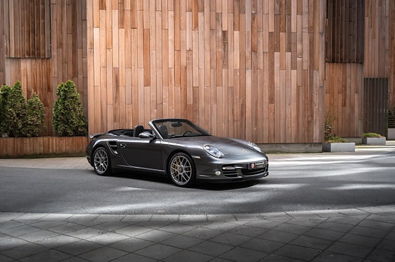 Porsche 911 12 of 30