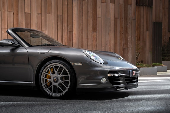 Porsche 911 18 of 30