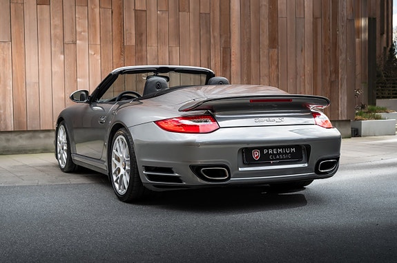 Porsche 911 8 of 30
