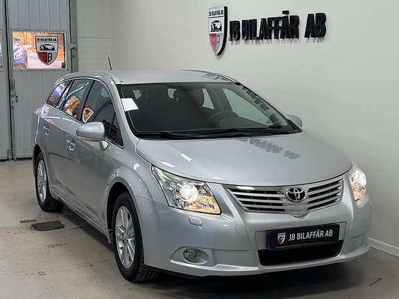 Toyota Avensis 3 of 5