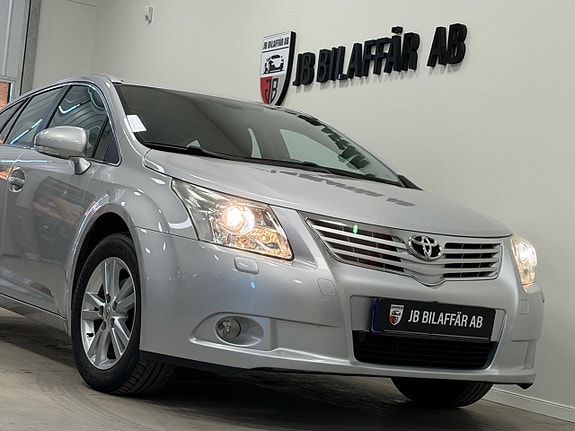 Toyota Avensis 4 of 5