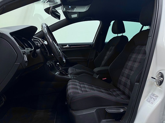 Volkswagen Golf I 11 of 23