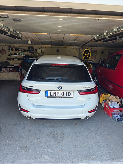 BMW 330e 7 of 8