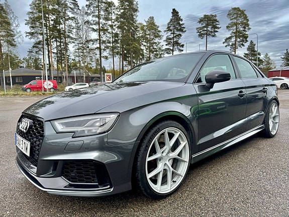 Audi RS3 4 of 5