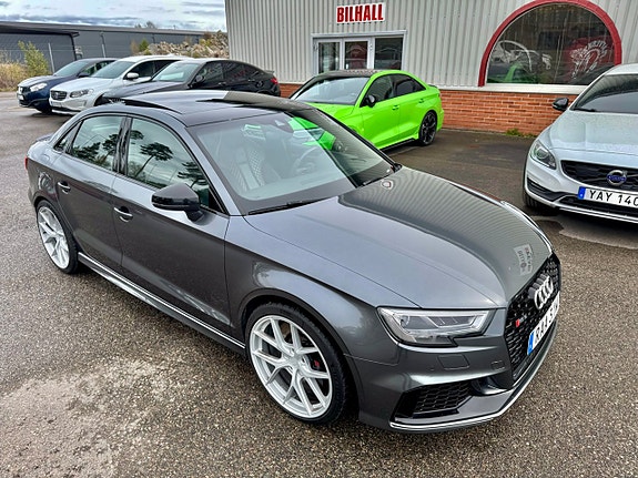 Audi RS3 25 of 28