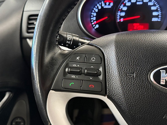 Kia Picanto 18 of 27