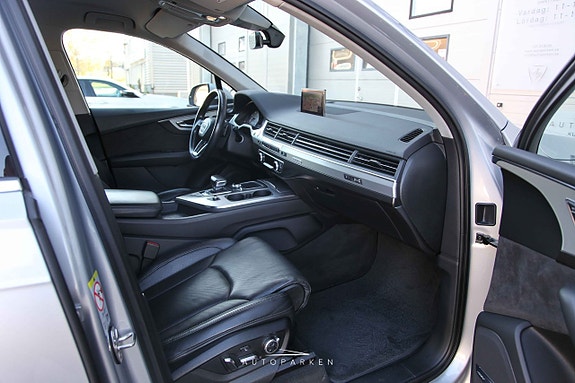 Audi SQ7 15 of 24