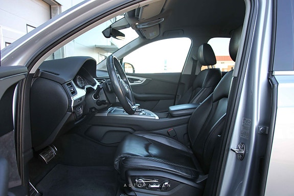 Audi SQ7 7 of 24