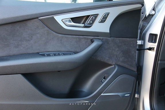 Audi SQ7 14 of 24