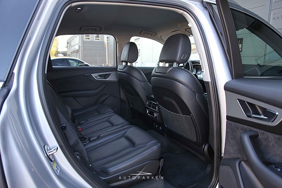 Audi SQ7 17 of 24