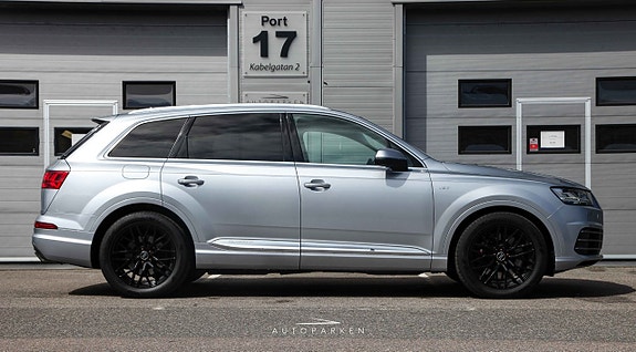 Audi Q7 3 of 5