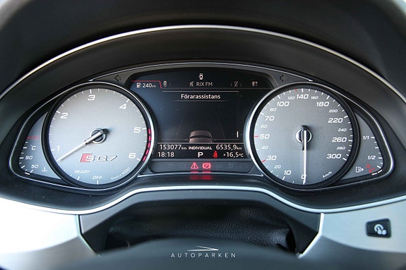 Audi SQ7 10 of 24